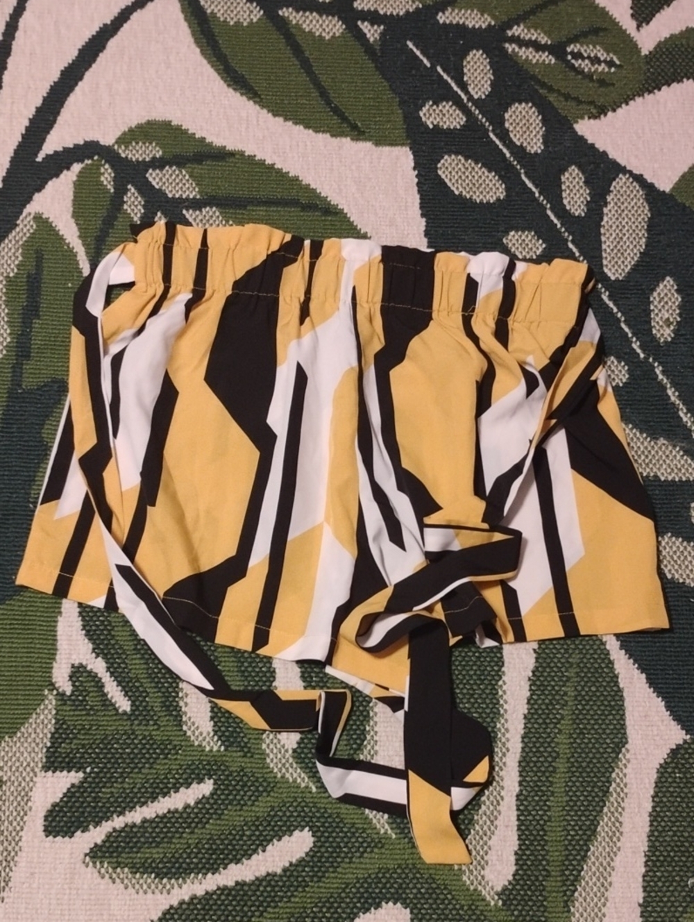 Yellow Black Stripe Tie-Waist Women's Shorts